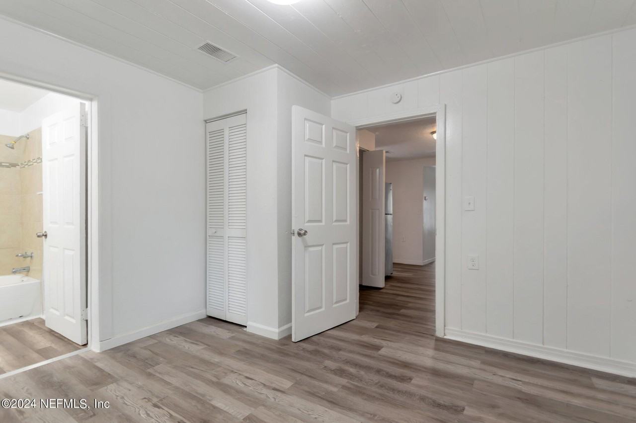 859 W 28th St #859 - Photo 3 of 16