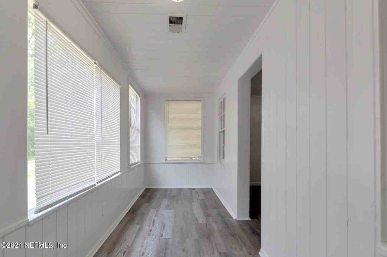 859 W 28th St #859 - Photo 5 of 16