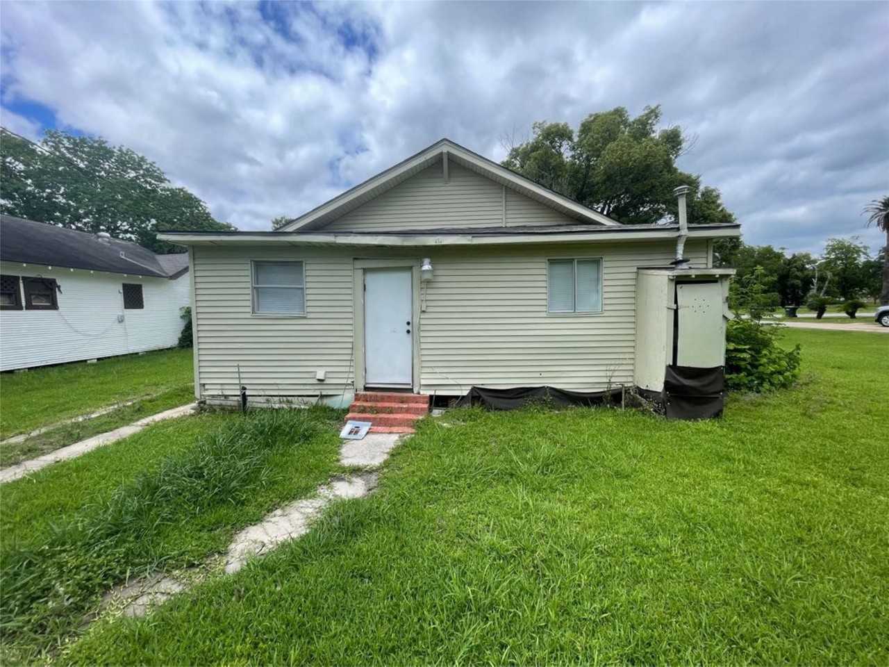 2010 13th Street #2010 - Photo 3 of 22