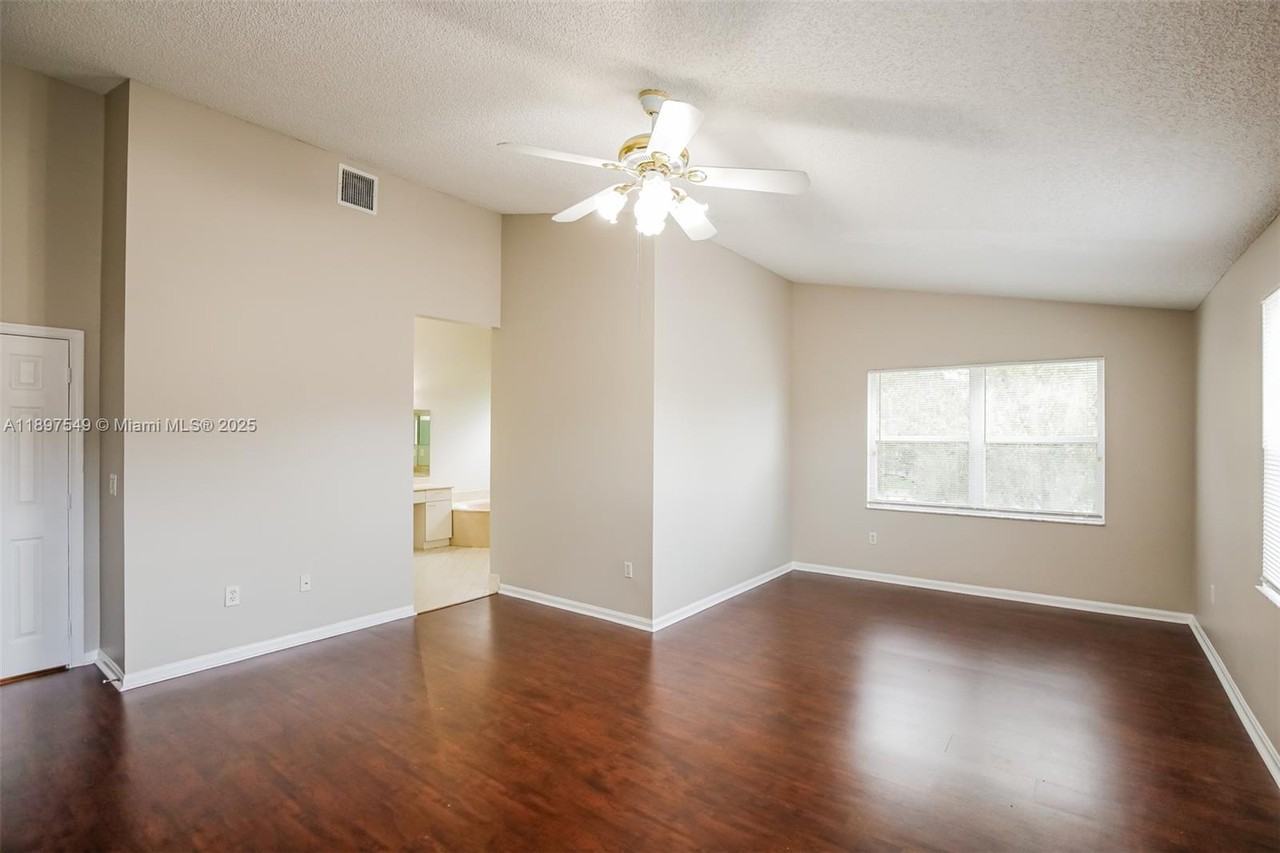 1436 Nw 159th Ln #1436 - Photo 3 of 15