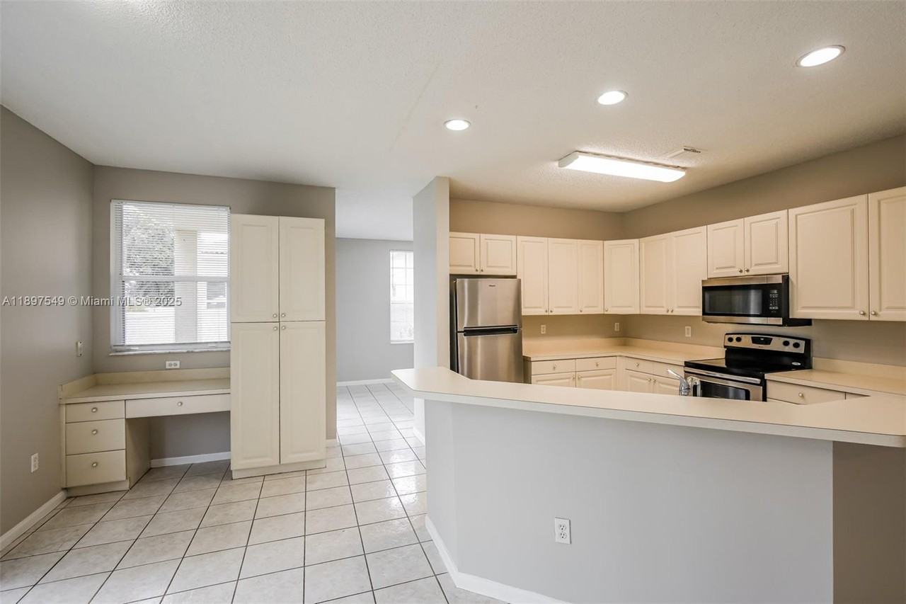 1436 Nw 159th Ln #1436 - Photo 6 of 15