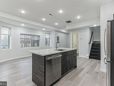 2301 N 6th St #6 - Photo 3 of 20