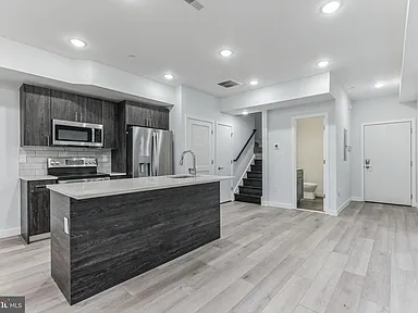 2301 N 6th St #6 - Photo 6 of 20