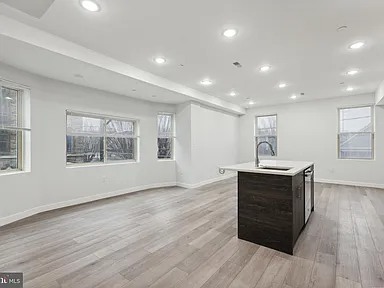 2301 N 6th St #6 - Photo 7 of 20