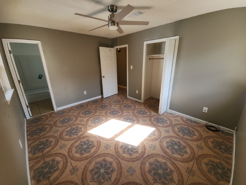 1003 Bartow Ave - Photo 5 of 9