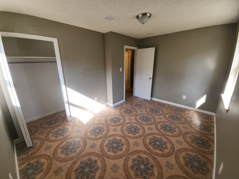 1003 Bartow Ave - Photo 7 of 9