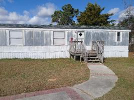 featured image of 1705 Woodlawn Court