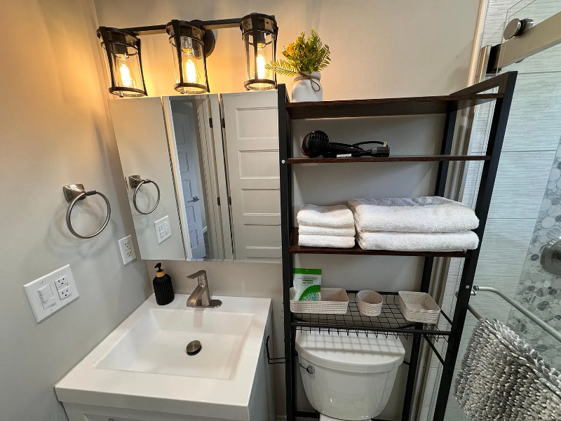 1607 Catalpa Dr - Photo 2 of 10