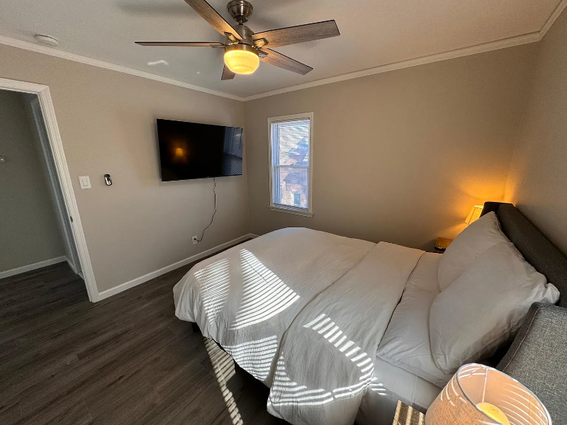 1607 Catalpa Dr - Photo 4 of 10