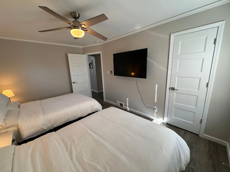 1607 Catalpa Dr - Photo 5 of 10