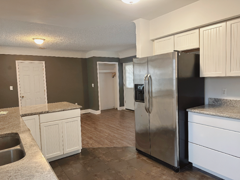 671 E Crest Ln - Photo 7 of 18