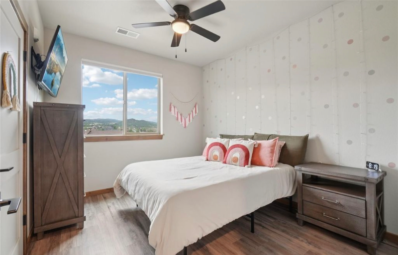 1700 Wildfire Rd #301 - Photo 7 of 20