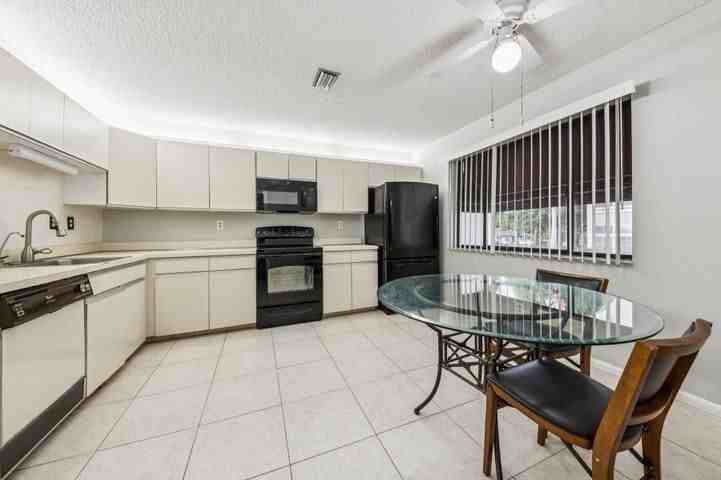 5040 Rose Hill Drive ##204 - Photo 2 of 10