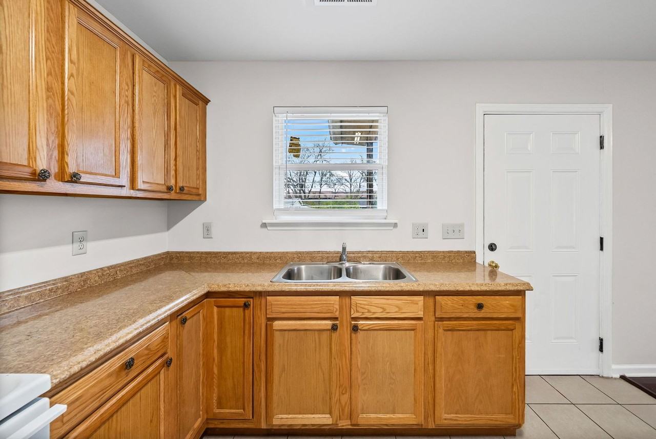 604 41st Avenue North - Photo 7 of 18