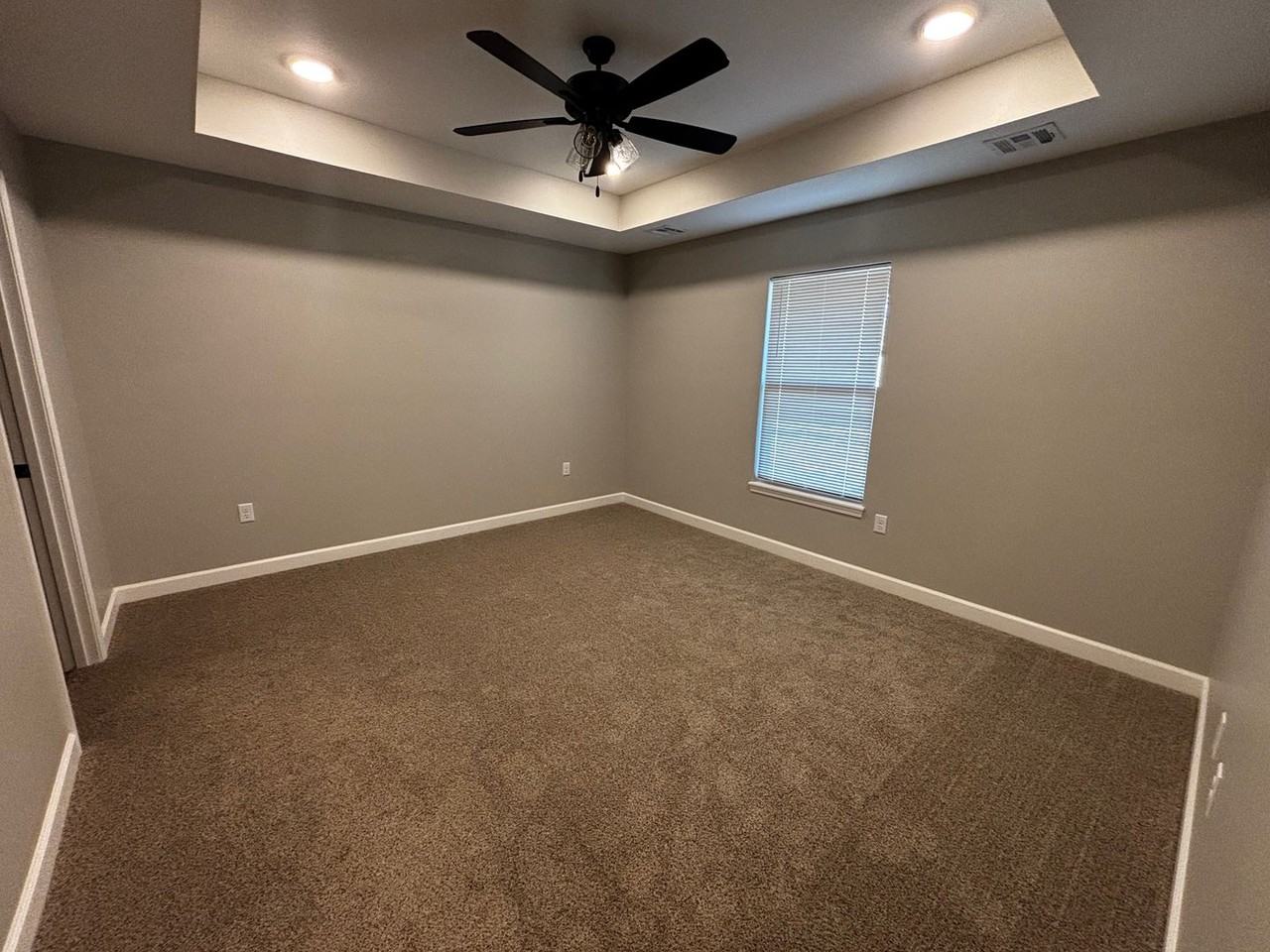 1610 Green Valley Cir - Photo 7 of 12