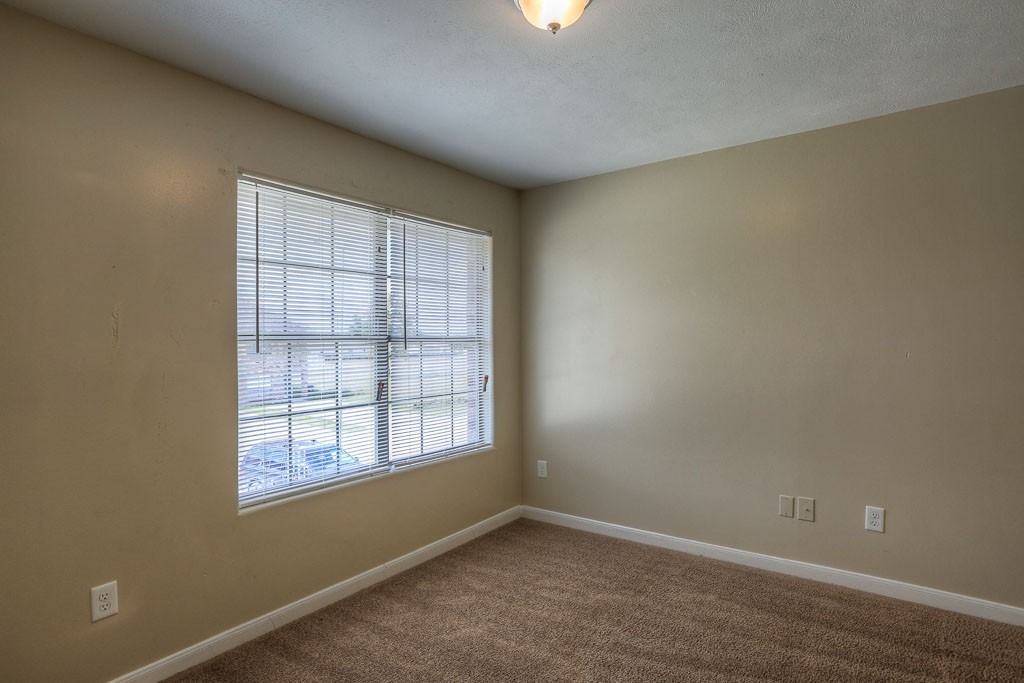 10618 Pine Landing Dr - Photo 3 of 22