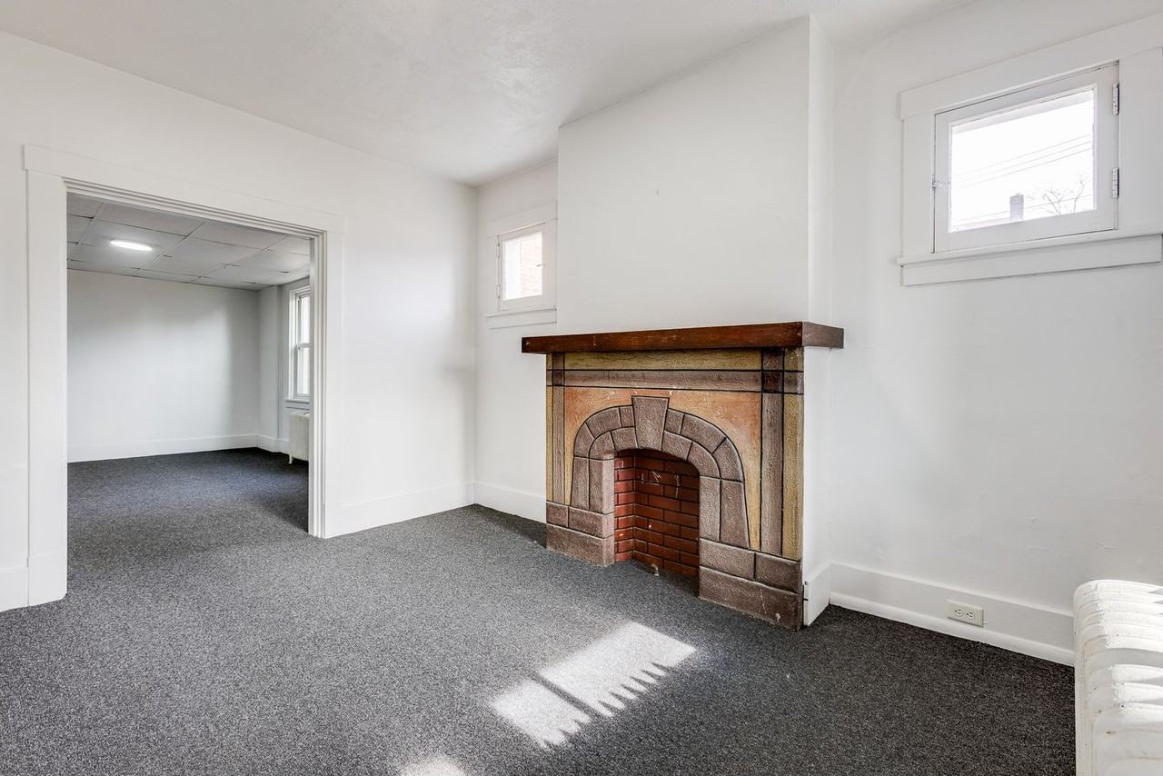 2027 Eccles St - Photo 3 of 40