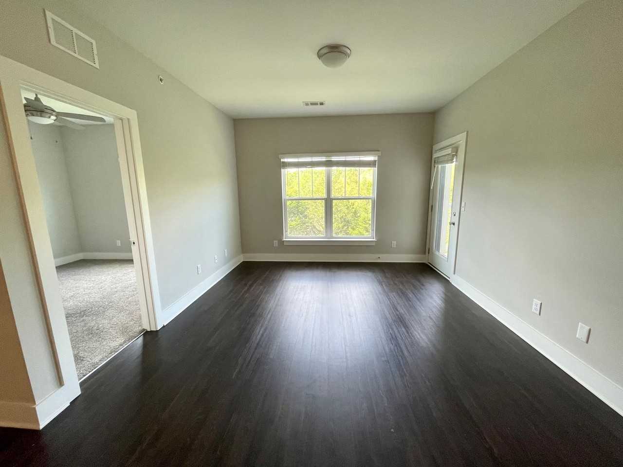 934 Governors Ct - Photo 7 of 30