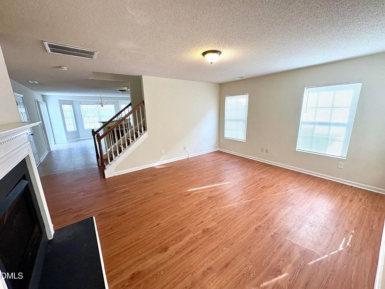 2422 Quarry Ridge Ln - Photo 2 of 10