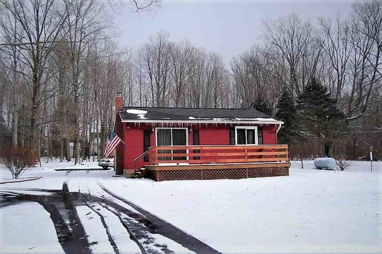 8900 South Lake Road - Photo 3 of 9