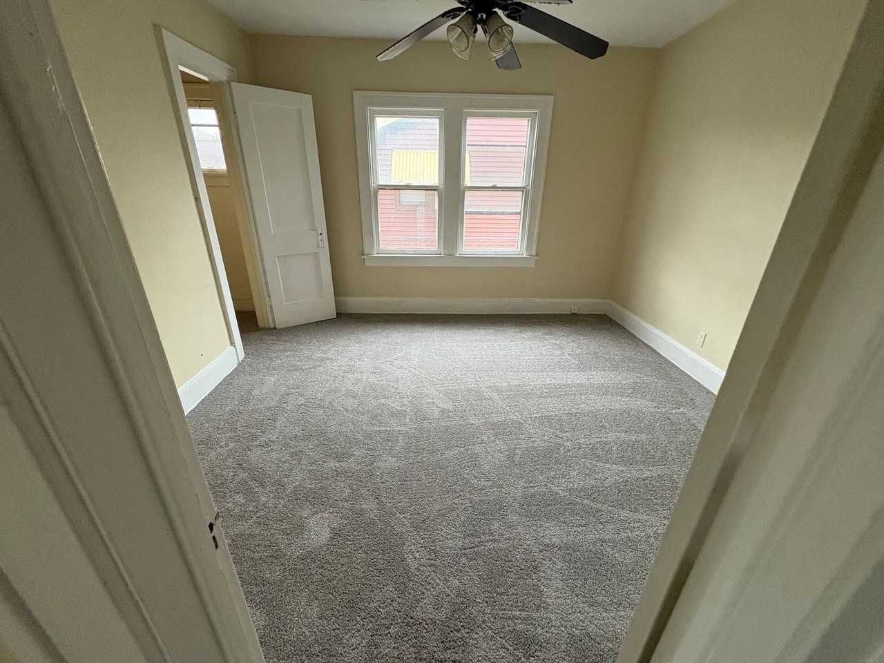 11110 Vernon Avenue - Photo 6 of 9