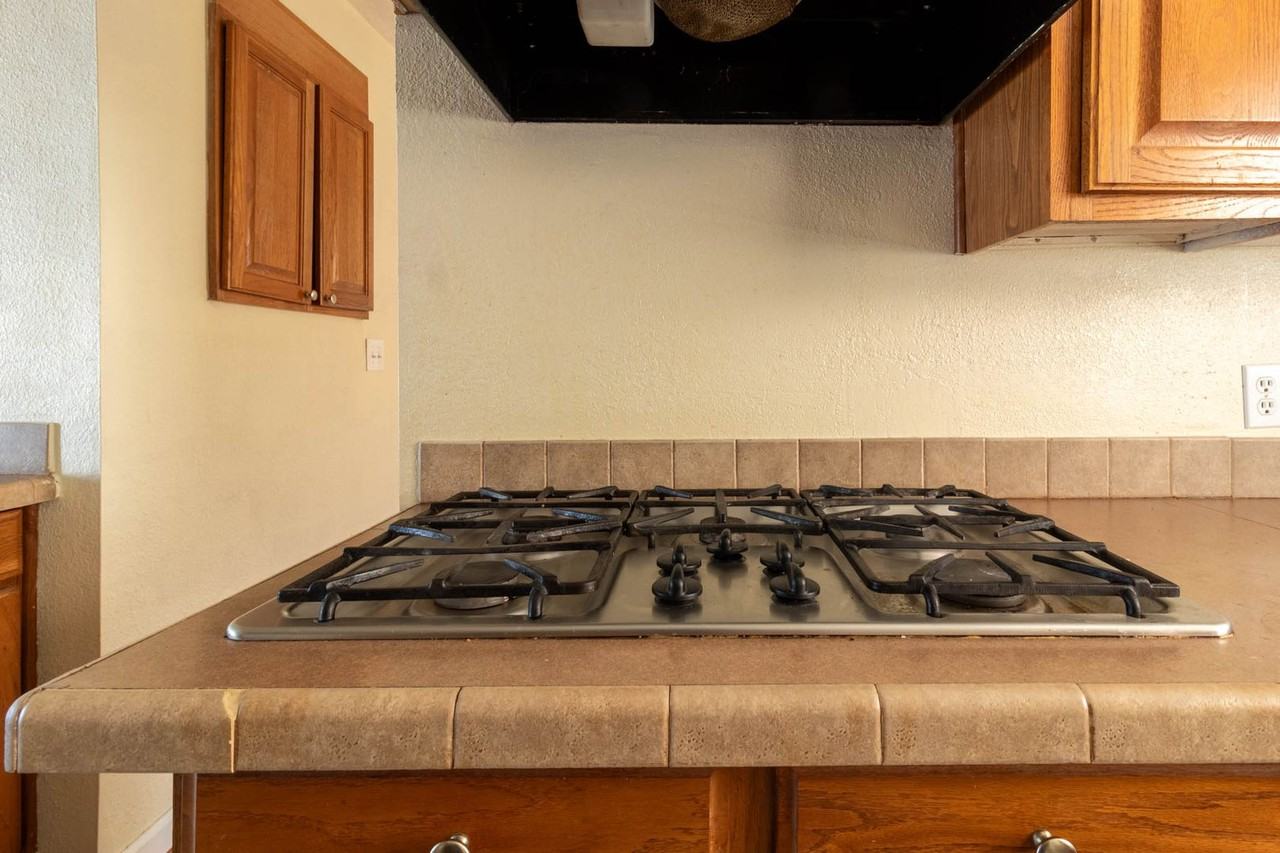 1116 Se 18th St - Photo 5 of 13