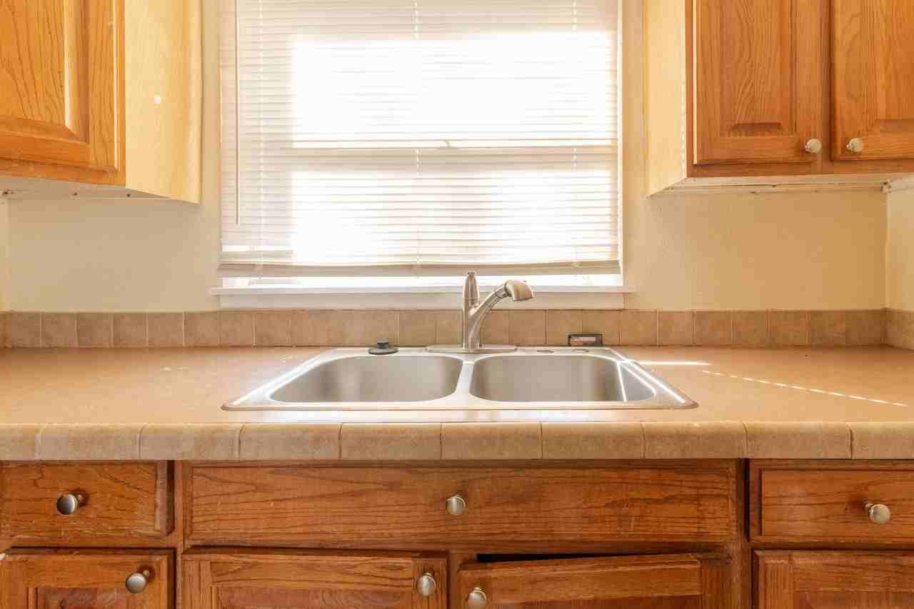 1116 Se 18th St - Photo 6 of 13