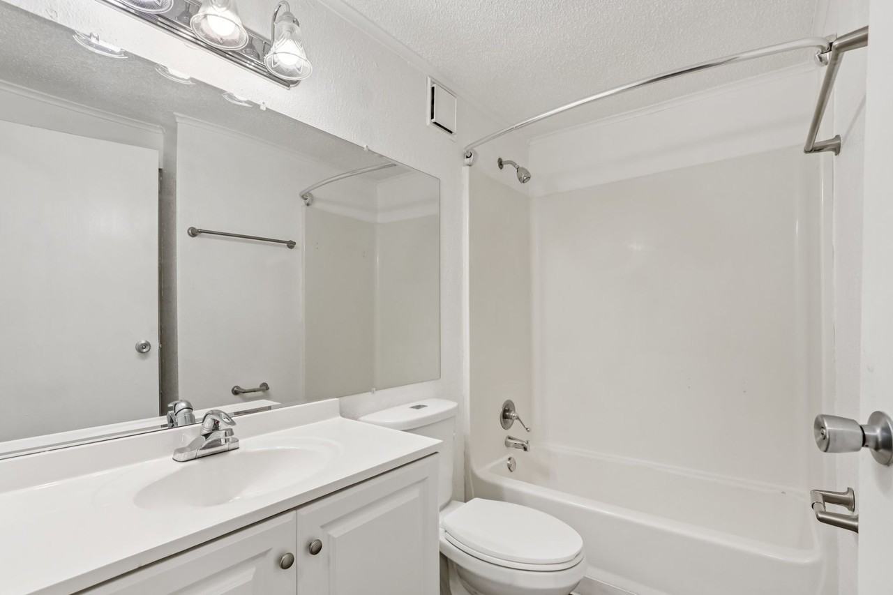 Beach Bluff ~ Boutique Cottage Style Living in a Laid Back Coastal Community - Photo 7 of 10