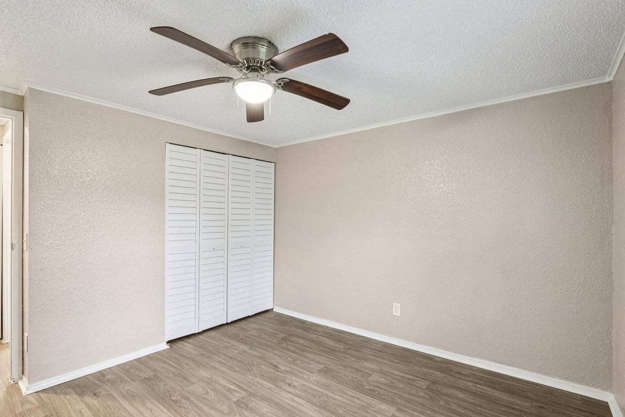 Summer Glen ~ Boutique Cottage Style Living Meets Hassle Free Leasing - Photo 7 of 16