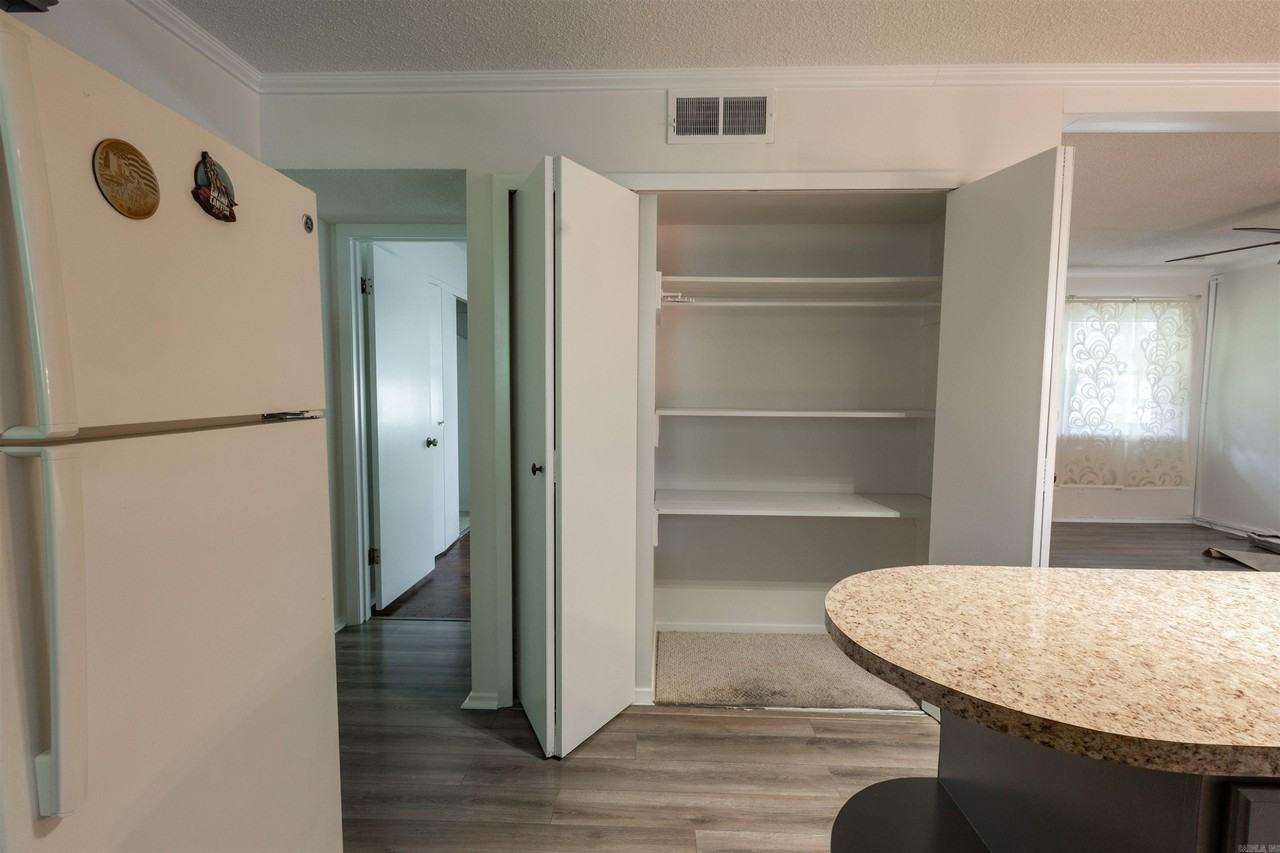 10 Windsor Dr - Photo 6 of 16