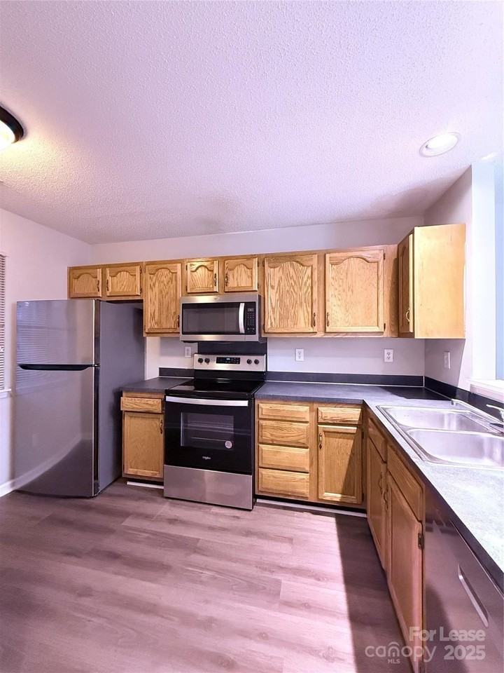 9119 Exbury Ct - Photo 2 of 9