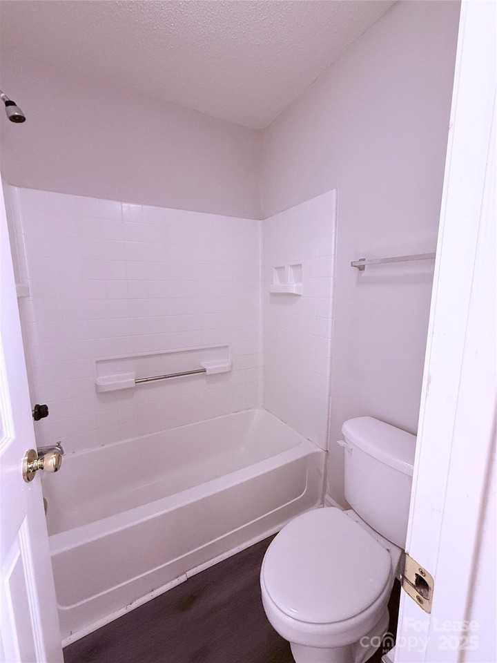 9119 Exbury Ct - Photo 7 of 9