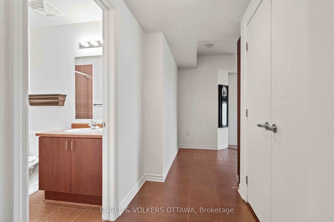 70 Apartment - Photo 4 of 26