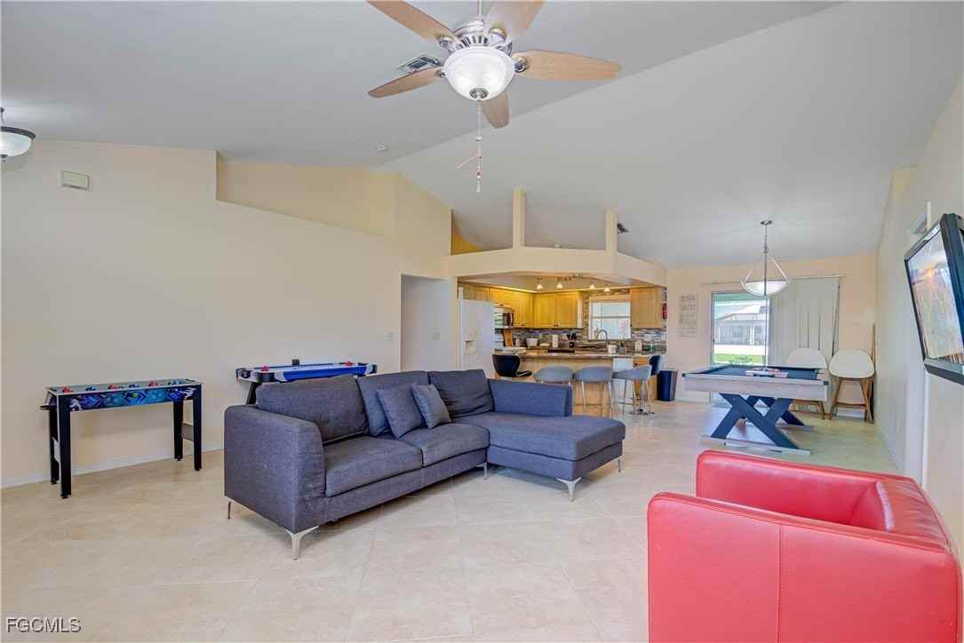 1904 Ne 19th Ave - Photo 5 of 32