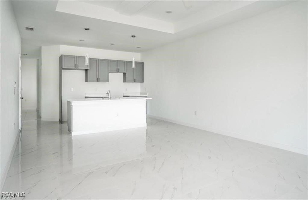 2427 Mansfield Avenue South - Photo 6 of 12