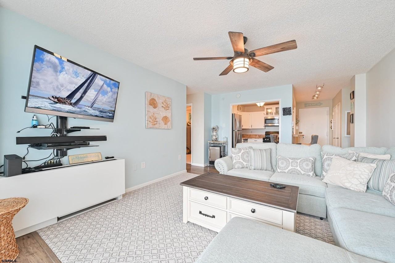 6101 Monmouth Ave #303-305 - Photo 4 of 19