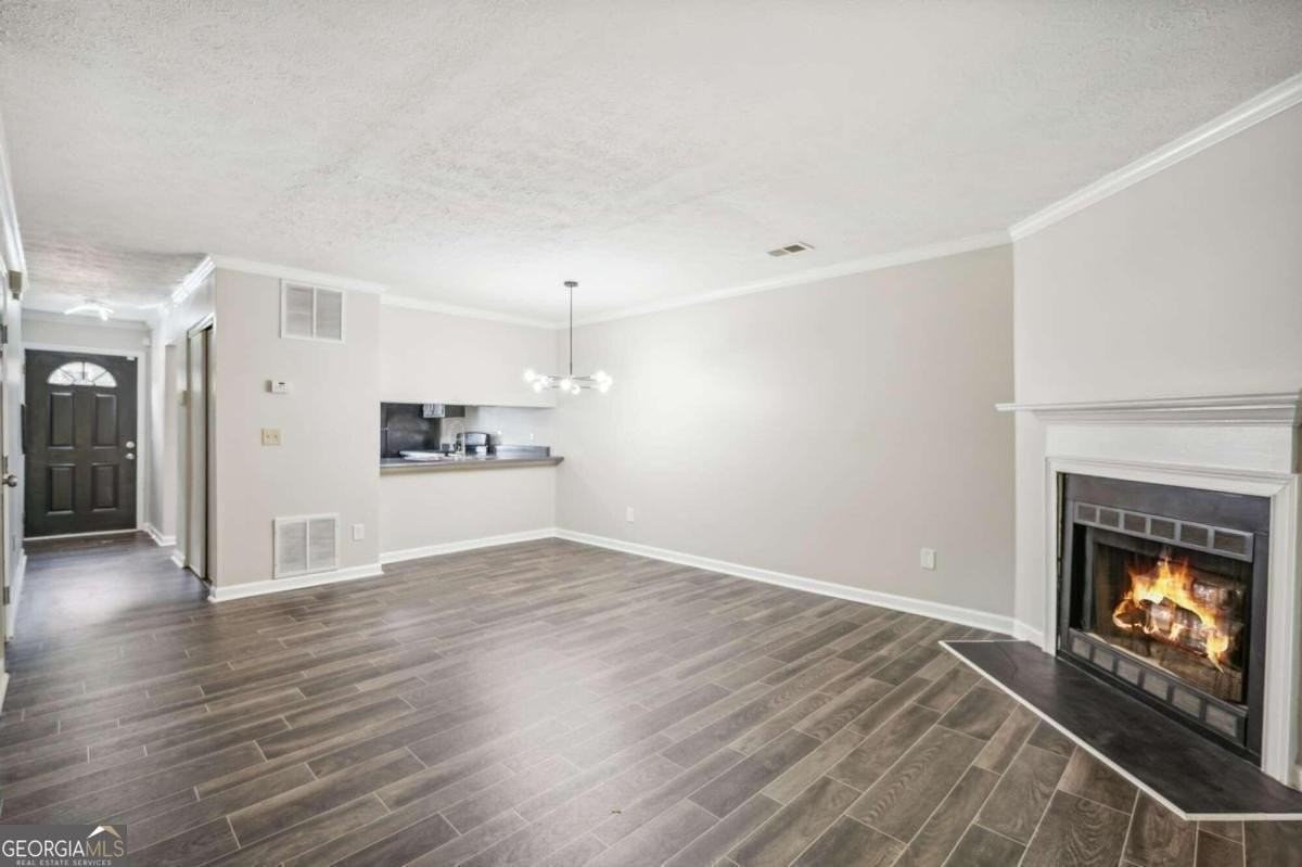 6458 Bedford Lane - Photo 5 of 12