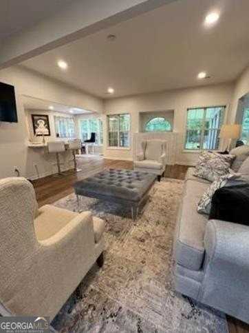 504 Fallside Court - Photo 4 of 35