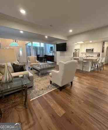 504 Fallside Court - Photo 5 of 35