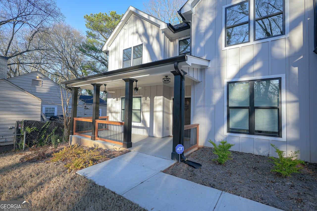 1452 Lockwood Drive Southwest - Photo 4 of 46