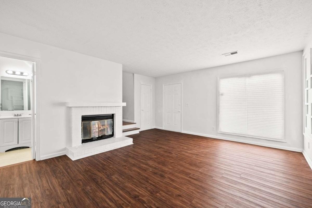 151 Old Ferry Way - Photo 3 of 29