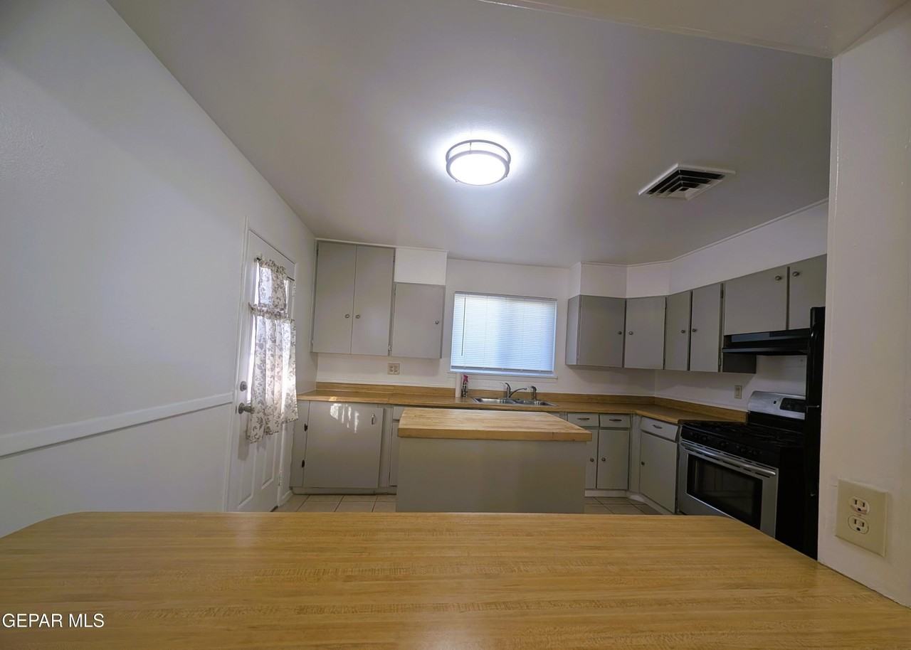 5804 Pickerel Dr - Photo 5 of 31