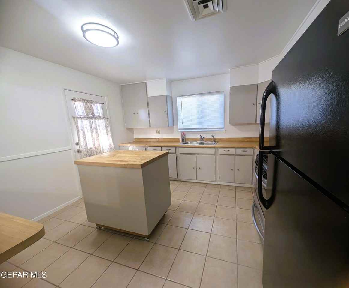 5804 Pickerel Dr - Photo 6 of 31