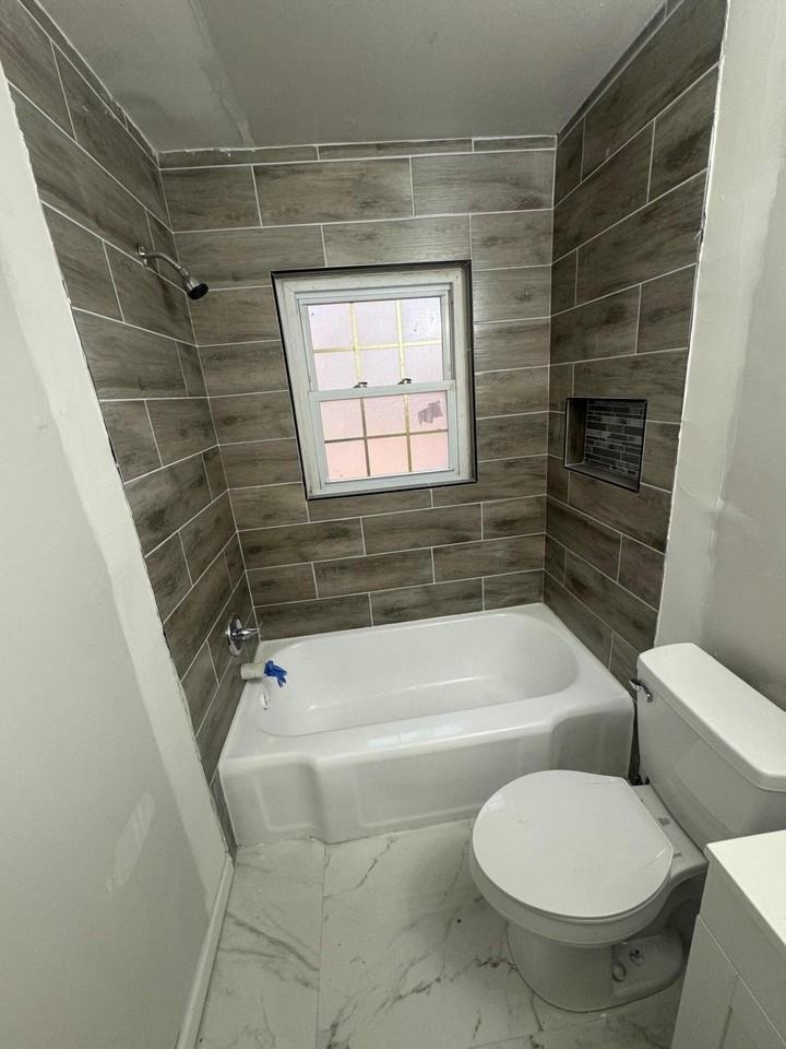 8900 Artesian St - Photo 6 of 7