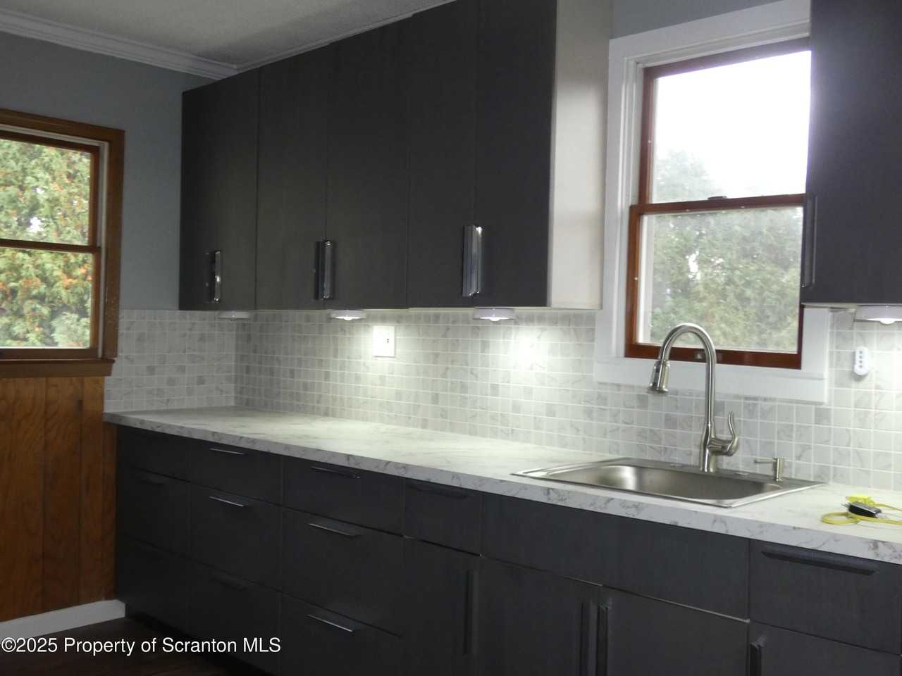 620 Sanderson Avenue #2ndFL - Photo 6 of 44