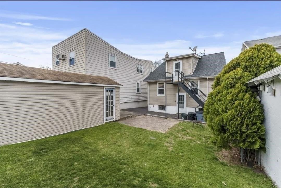 838 Roosevelt Ave #1 - Photo 3 of 15