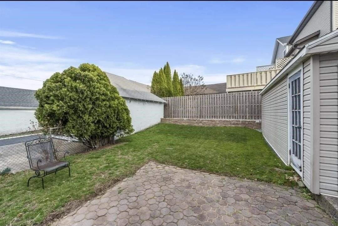 838 Roosevelt Ave #1 - Photo 4 of 15