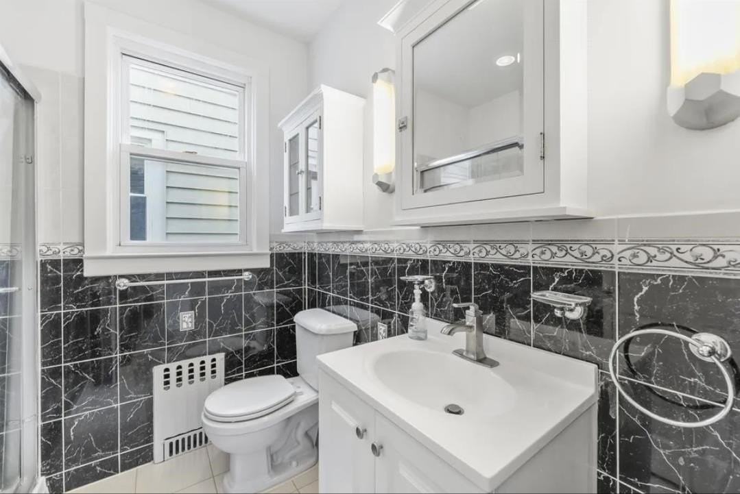 838 Roosevelt Ave #1 - Photo 5 of 15