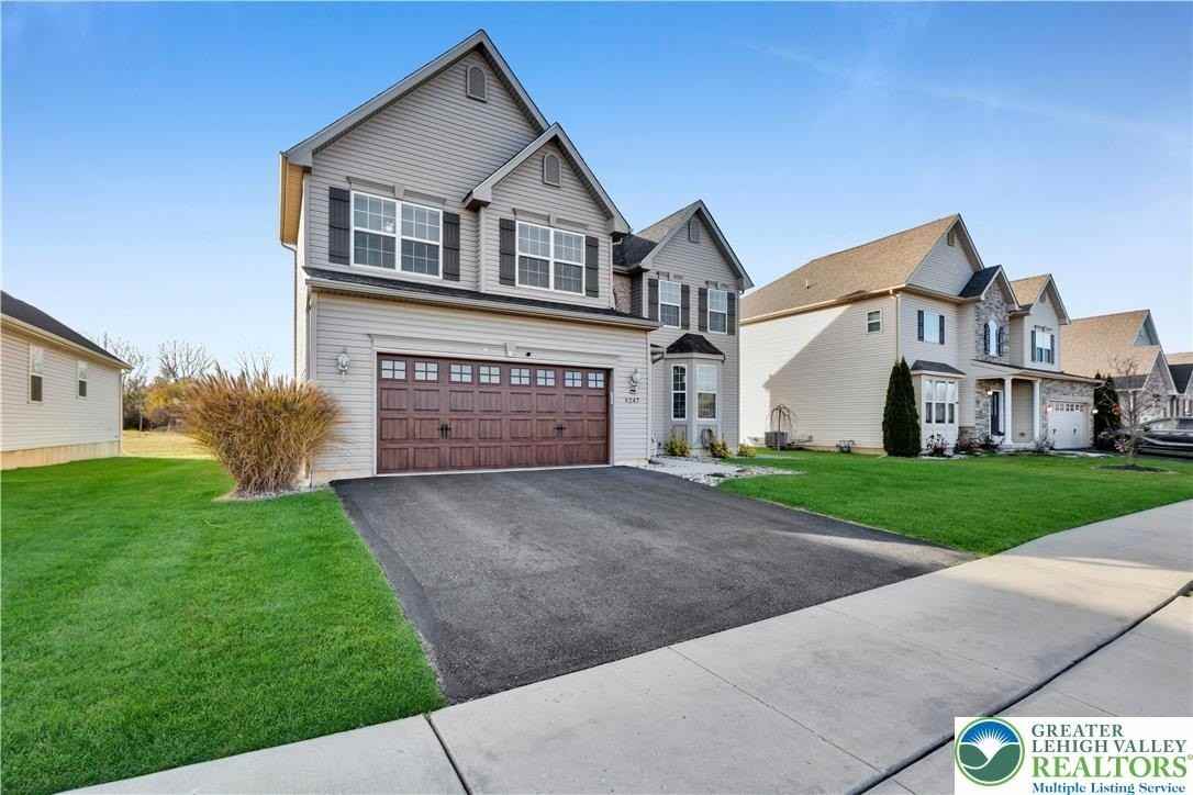 4247 Beech Dr - Photo 3 of 42