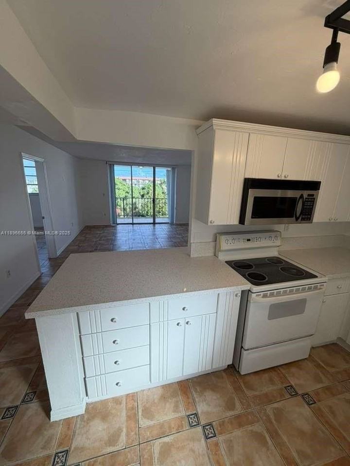 7850 Byron Ave #403 - Photo 6 of 19